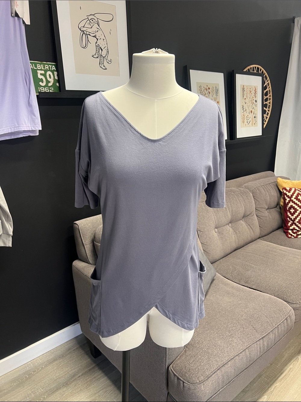Bamboo fabric Women's Lavender V-Neck Pocket Tunic Top Small